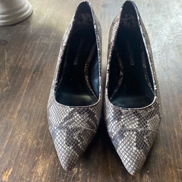 Snakeskin Heels - Picture 2 of 16